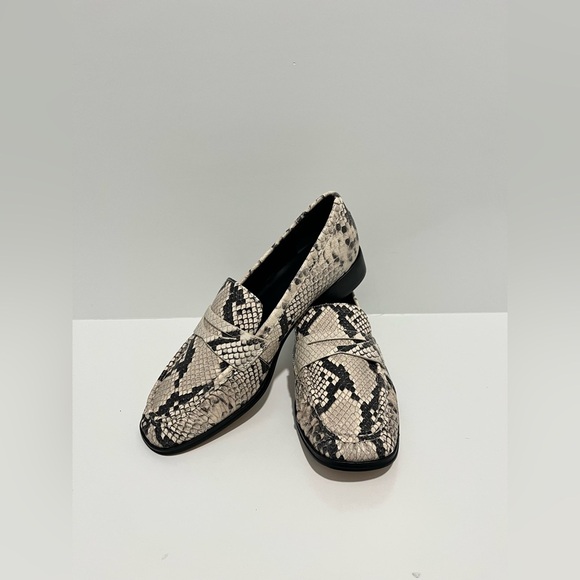 J. Crew Maison ruched loafers in snake-embossed Italian leather sz 9 New - Picture 1 of 10